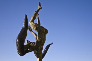 Matthew Farley, Icarus Bound, Photodocumentation of Guerilla Installtion over Charles Umlauf's Icarus Sculpture